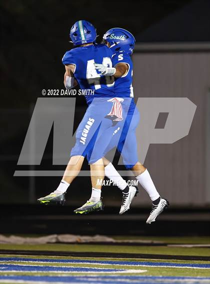 Thumbnail 1 in Liberty @ Blue Springs South (MSHSAA Class 6 District Quarterfinal) photogallery.