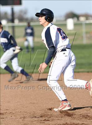 Thumbnail 3 in Esparto vs. Vacaville Christian photogallery.