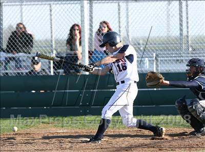 Thumbnail 2 in Esparto vs. Vacaville Christian photogallery.