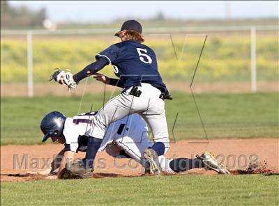Thumbnail 2 in Esparto vs. Vacaville Christian photogallery.