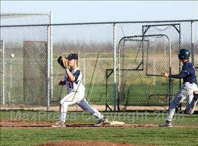 Thumbnail 2 in Esparto vs. Vacaville Christian photogallery.