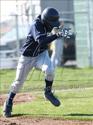 Thumbnail 2 in Esparto vs. Vacaville Christian photogallery.