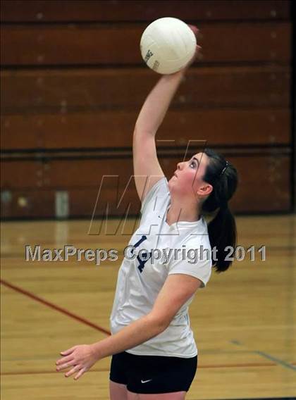 Thumbnail 3 in Menlo-Atherton @ Carlmont photogallery.