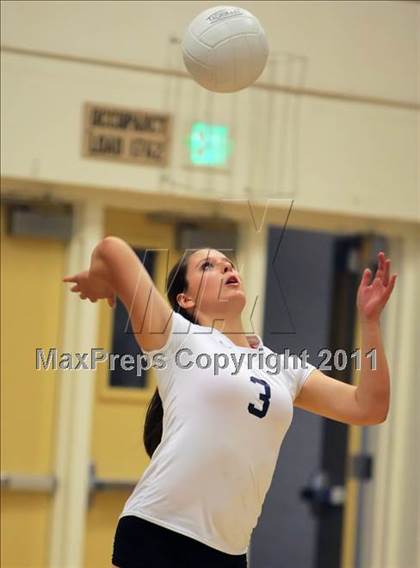 Thumbnail 3 in Menlo-Atherton @ Carlmont photogallery.