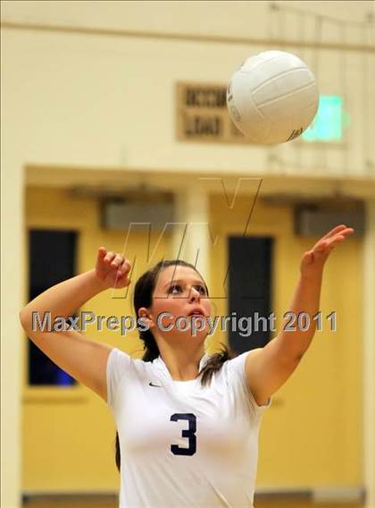 Thumbnail 2 in Menlo-Atherton @ Carlmont photogallery.