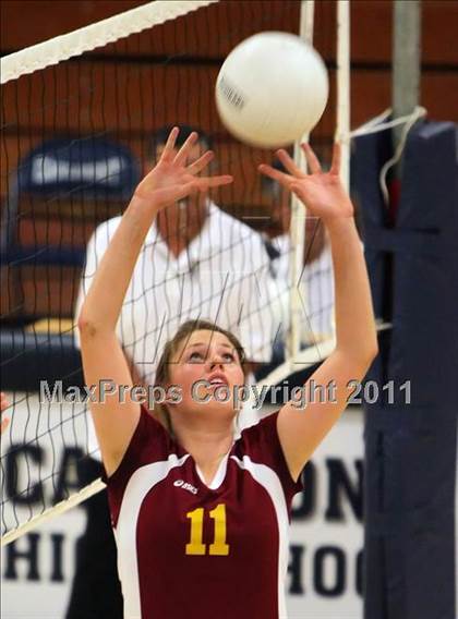 Thumbnail 2 in Menlo-Atherton @ Carlmont photogallery.