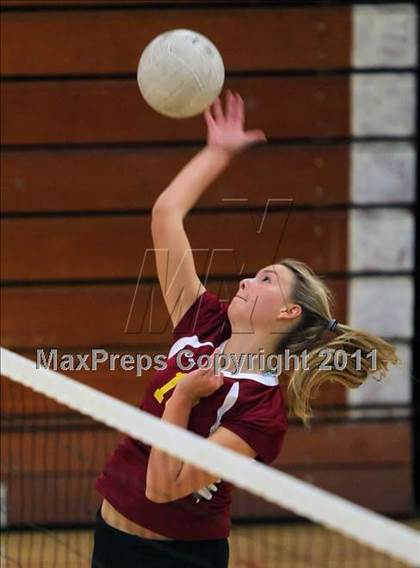 Thumbnail 3 in Menlo-Atherton @ Carlmont photogallery.