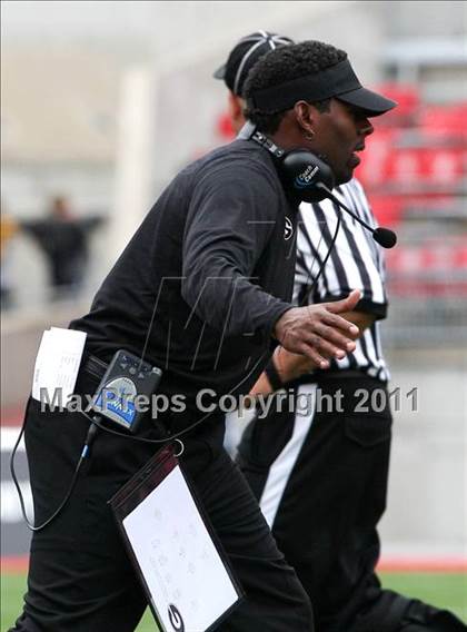 Thumbnail 3 in Camden County vs. Glenville (Kirk Herbstreit National Kickoff Classic) photogallery.