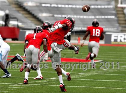 Thumbnail 1 in Camden County vs. Glenville (Kirk Herbstreit National Kickoff Classic) photogallery.