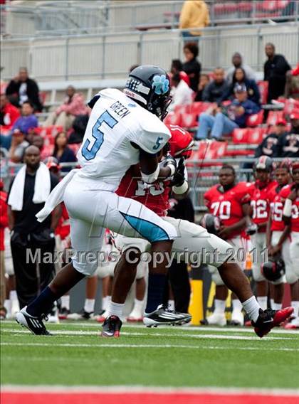 Thumbnail 2 in Camden County vs. Glenville (Kirk Herbstreit National Kickoff Classic) photogallery.
