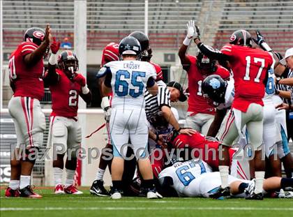 Thumbnail 3 in Camden County vs. Glenville (Kirk Herbstreit National Kickoff Classic) photogallery.
