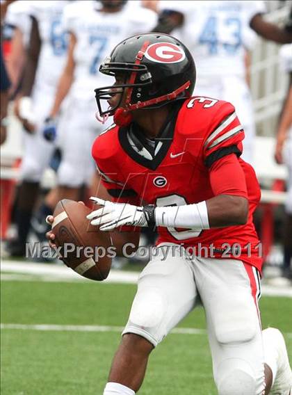 Thumbnail 1 in Camden County vs. Glenville (Kirk Herbstreit National Kickoff Classic) photogallery.