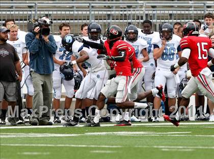 Thumbnail 2 in Camden County vs. Glenville (Kirk Herbstreit National Kickoff Classic) photogallery.