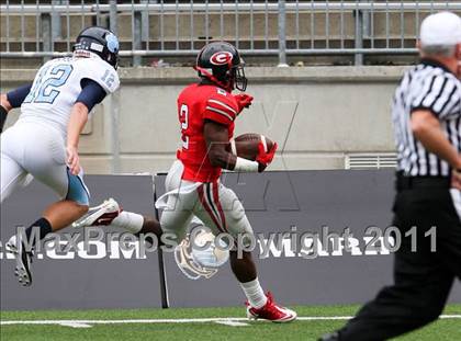 Thumbnail 2 in Camden County vs. Glenville (Kirk Herbstreit National Kickoff Classic) photogallery.