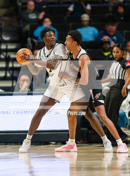 Thumbnail 2 in Salisbury vs Reidsville (NCHSAA 2A Regional Final) photogallery.