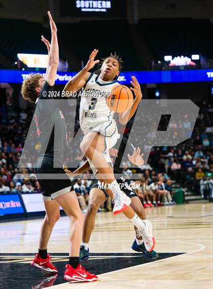 Thumbnail 3 in Salisbury vs Reidsville (NCHSAA 2A Regional Final) photogallery.