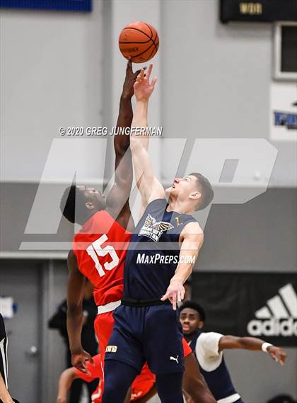 Thumbnail 2 in Dream City Christian vs. Veritas Prep of CA (Crush in the Valley) photogallery.