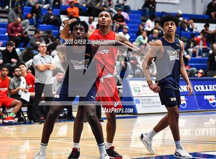 Thumbnail 3 in Dream City Christian vs. Veritas Prep of CA (Crush in the Valley) photogallery.