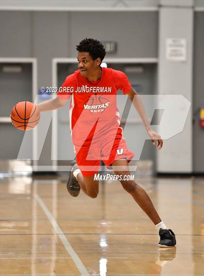 Thumbnail 3 in Dream City Christian vs. Veritas Prep of CA (Crush in the Valley) photogallery.