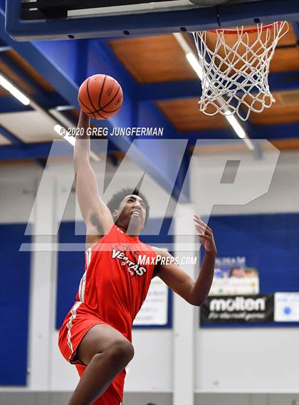 Thumbnail 2 in Dream City Christian vs. Veritas Prep of CA (Crush in the Valley) photogallery.