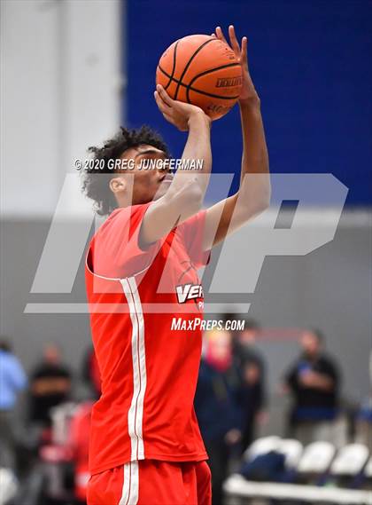 Thumbnail 3 in Dream City Christian vs. Veritas Prep of CA (Crush in the Valley) photogallery.