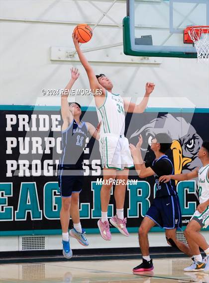 Thumbnail 1 in Marshall vs Eagle Rock photogallery.