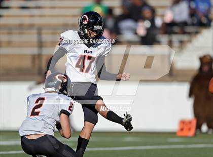 Thumbnail 3 in Malakoff vs. Gladewater (UIL 3A Regional Playoff) photogallery.