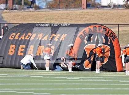 Thumbnail 3 in Malakoff vs. Gladewater (UIL 3A Regional Playoff) photogallery.