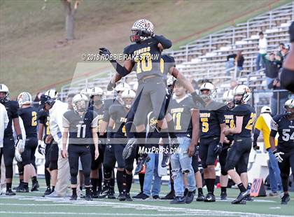 Thumbnail 2 in Malakoff vs. Gladewater (UIL 3A Regional Playoff) photogallery.