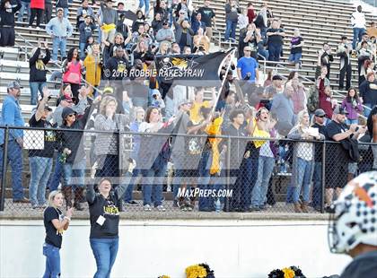 Thumbnail 1 in Malakoff vs. Gladewater (UIL 3A Regional Playoff) photogallery.