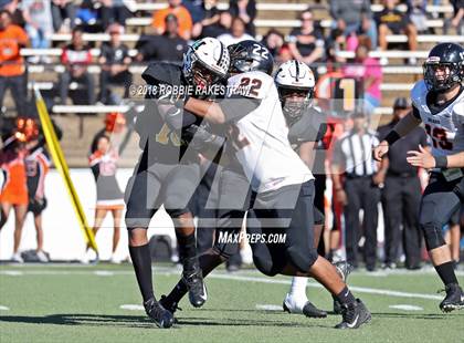 Thumbnail 1 in Malakoff vs. Gladewater (UIL 3A Regional Playoff) photogallery.