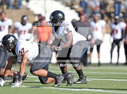 Thumbnail 3 in Malakoff vs. Gladewater (UIL 3A Regional Playoff) photogallery.
