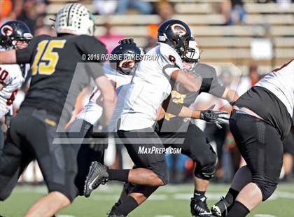 Thumbnail 3 in Malakoff vs. Gladewater (UIL 3A Regional Playoff) photogallery.