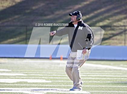 Thumbnail 2 in Malakoff vs. Gladewater (UIL 3A Regional Playoff) photogallery.