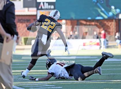 Thumbnail 2 in Malakoff vs. Gladewater (UIL 3A Regional Playoff) photogallery.