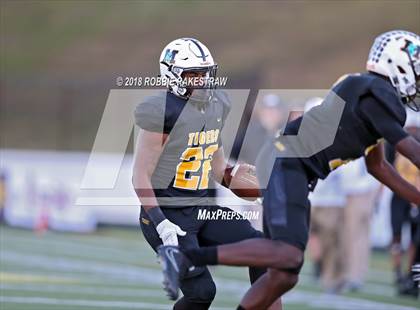 Thumbnail 1 in Malakoff vs. Gladewater (UIL 3A Regional Playoff) photogallery.