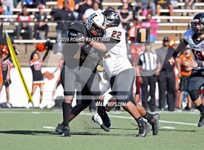 Thumbnail 3 in Malakoff vs. Gladewater (UIL 3A Regional Playoff) photogallery.