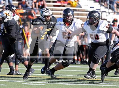 Thumbnail 2 in Malakoff vs. Gladewater (UIL 3A Regional Playoff) photogallery.