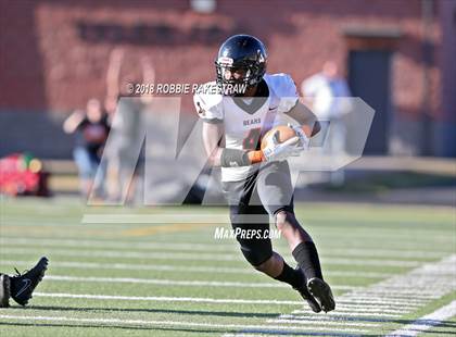 Thumbnail 3 in Malakoff vs. Gladewater (UIL 3A Regional Playoff) photogallery.
