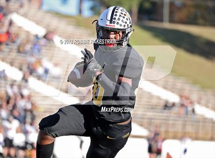 Thumbnail 3 in Malakoff vs. Gladewater (UIL 3A Regional Playoff) photogallery.