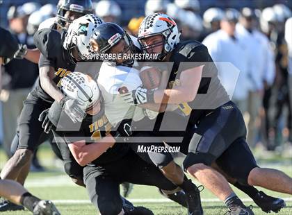 Thumbnail 1 in Malakoff vs. Gladewater (UIL 3A Regional Playoff) photogallery.