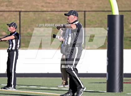 Thumbnail 1 in Malakoff vs. Gladewater (UIL 3A Regional Playoff) photogallery.