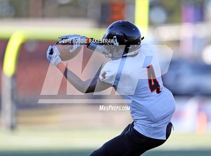 Thumbnail 2 in Malakoff vs. Gladewater (UIL 3A Regional Playoff) photogallery.