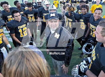 Thumbnail 1 in Malakoff vs. Gladewater (UIL 3A Regional Playoff) photogallery.