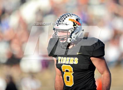 Thumbnail 3 in Malakoff vs. Gladewater (UIL 3A Regional Playoff) photogallery.