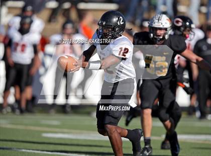 Thumbnail 1 in Malakoff vs. Gladewater (UIL 3A Regional Playoff) photogallery.