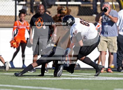 Thumbnail 3 in Malakoff vs. Gladewater (UIL 3A Regional Playoff) photogallery.