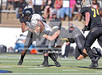 Thumbnail 1 in Malakoff vs. Gladewater (UIL 3A Regional Playoff) photogallery.