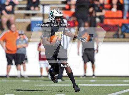 Thumbnail 2 in Malakoff vs. Gladewater (UIL 3A Regional Playoff) photogallery.