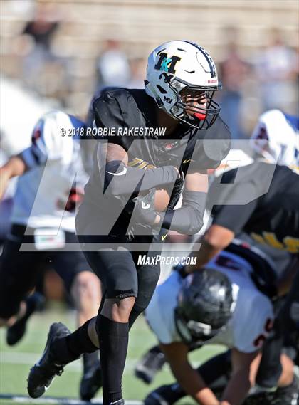 Thumbnail 2 in Malakoff vs. Gladewater (UIL 3A Regional Playoff) photogallery.